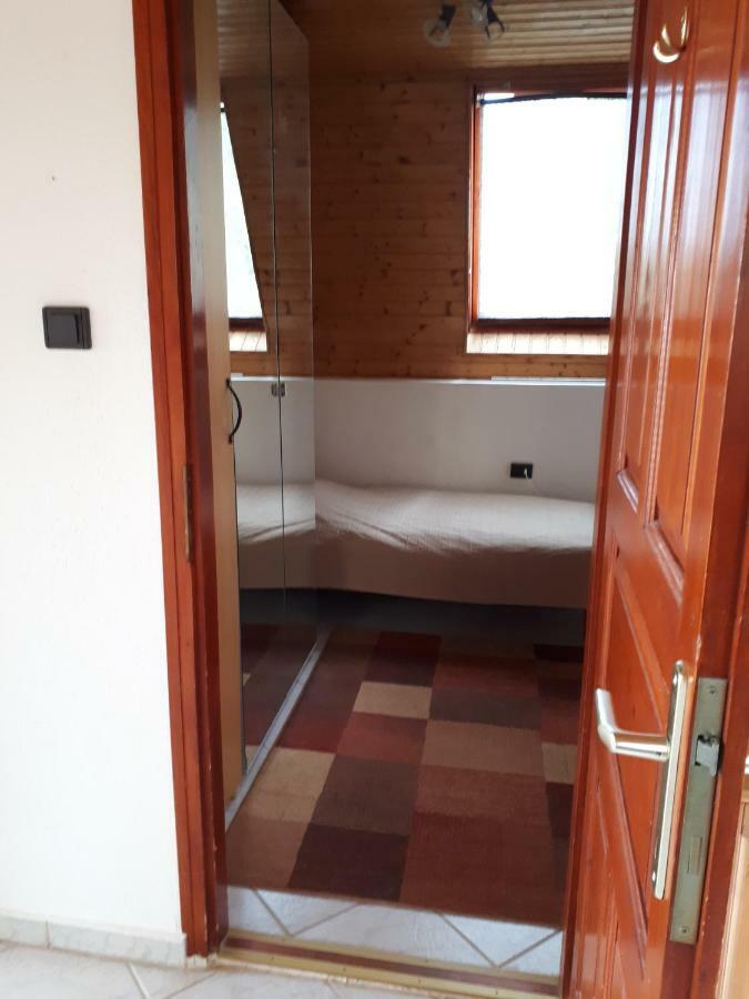 Attila-Apartman Budaoers Budaörs Exterior foto